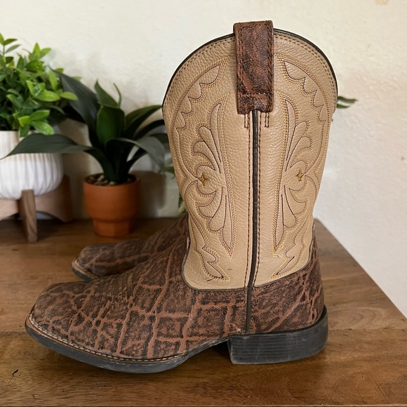 Ariat Kids Boots in Brown and Tan - Picture 4 of 13